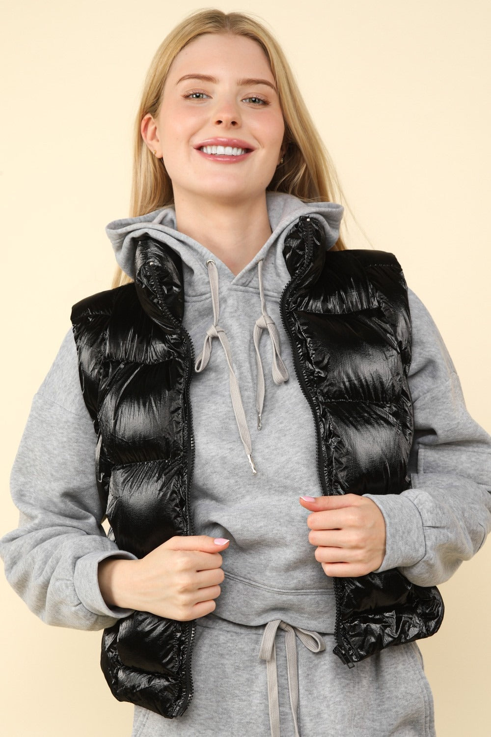 VERY J Metallic Star Shiny Metallic Zip Up Puffer Vest in Black