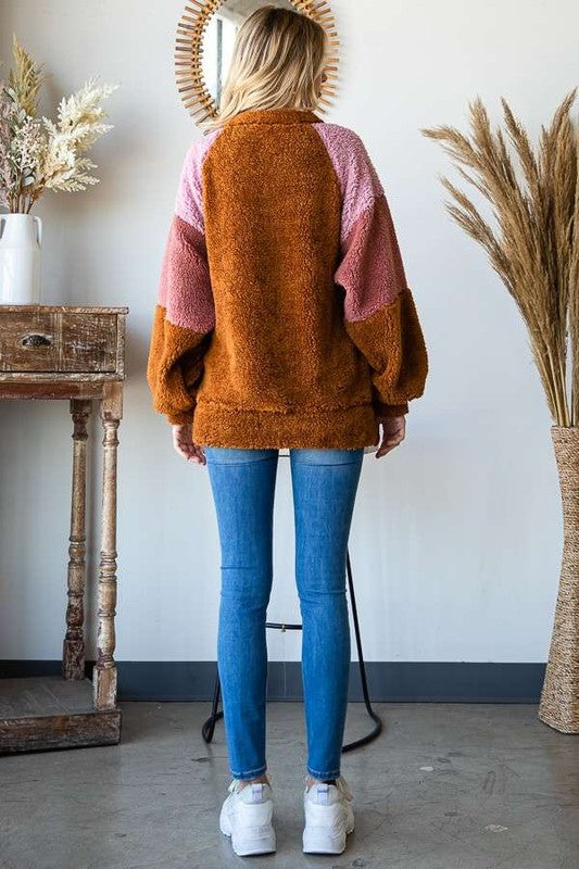 Culture Code A Vintage Year Color Block Faux Fur Raglan Sleeve Sweatshirt in Brown