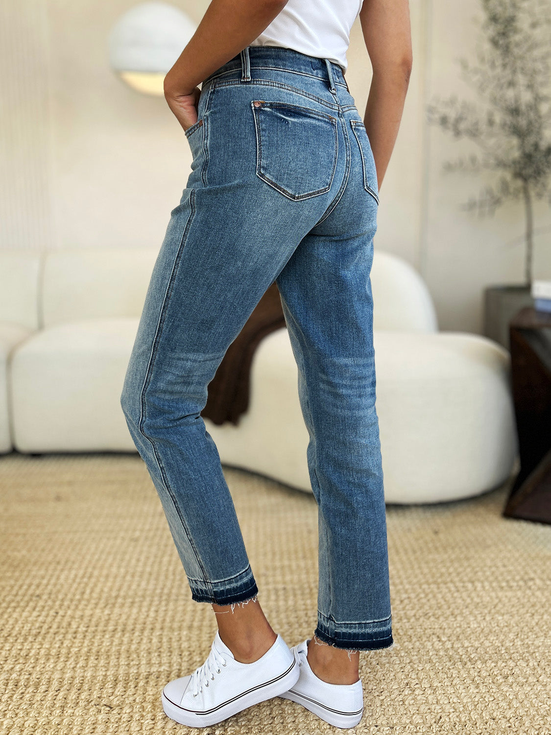 Judy Blue Madeline Mid Rise Rigid Magic Release Hem Jeans