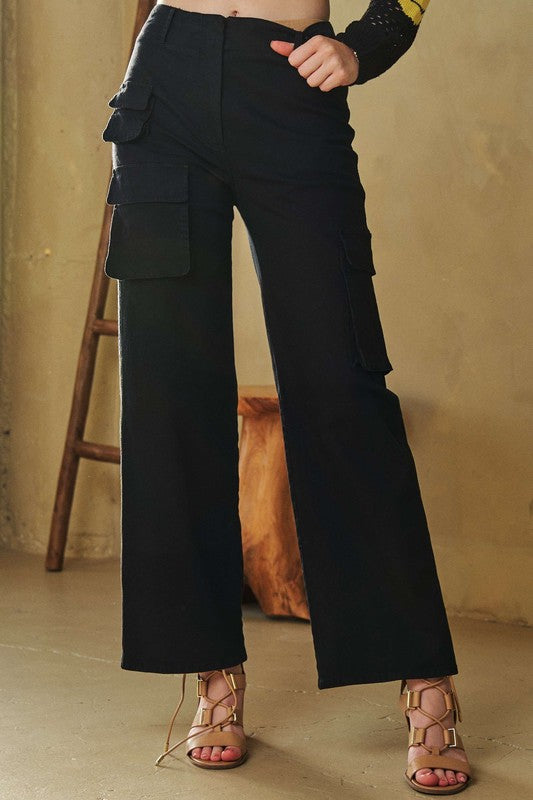 Davi & Dani Everyday Balance Flap Pocket Mid Rise Cargo Pants in Black