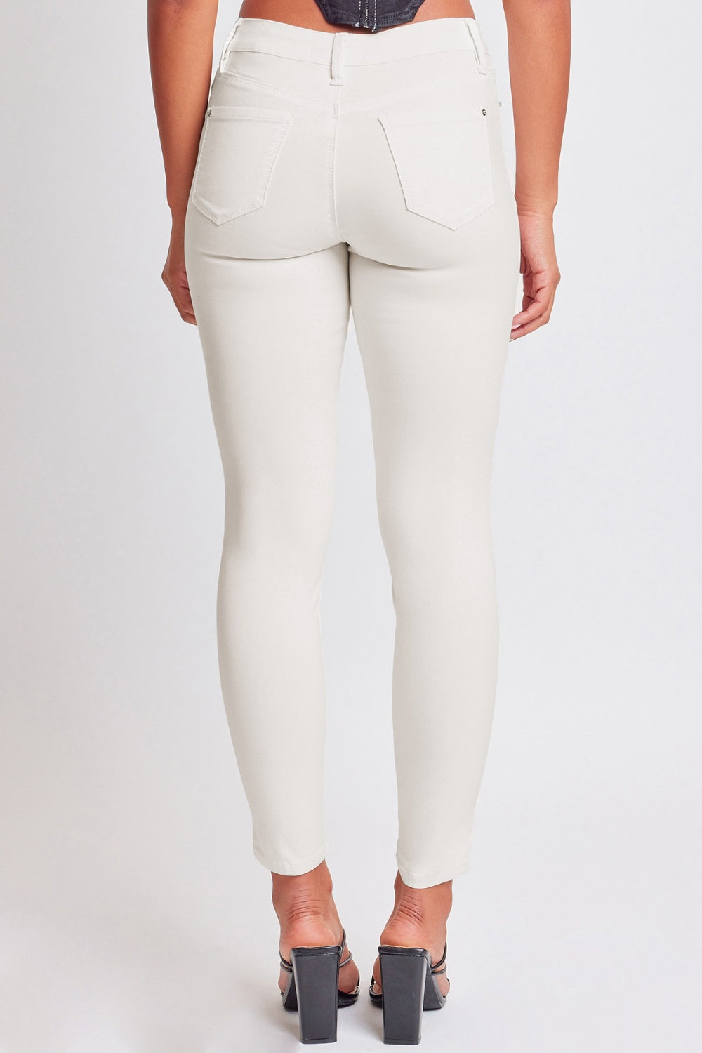 YMI Jeanswear Alayna Hyperstretch Mid-Rise Skinny Jeans in Vanilla Cream