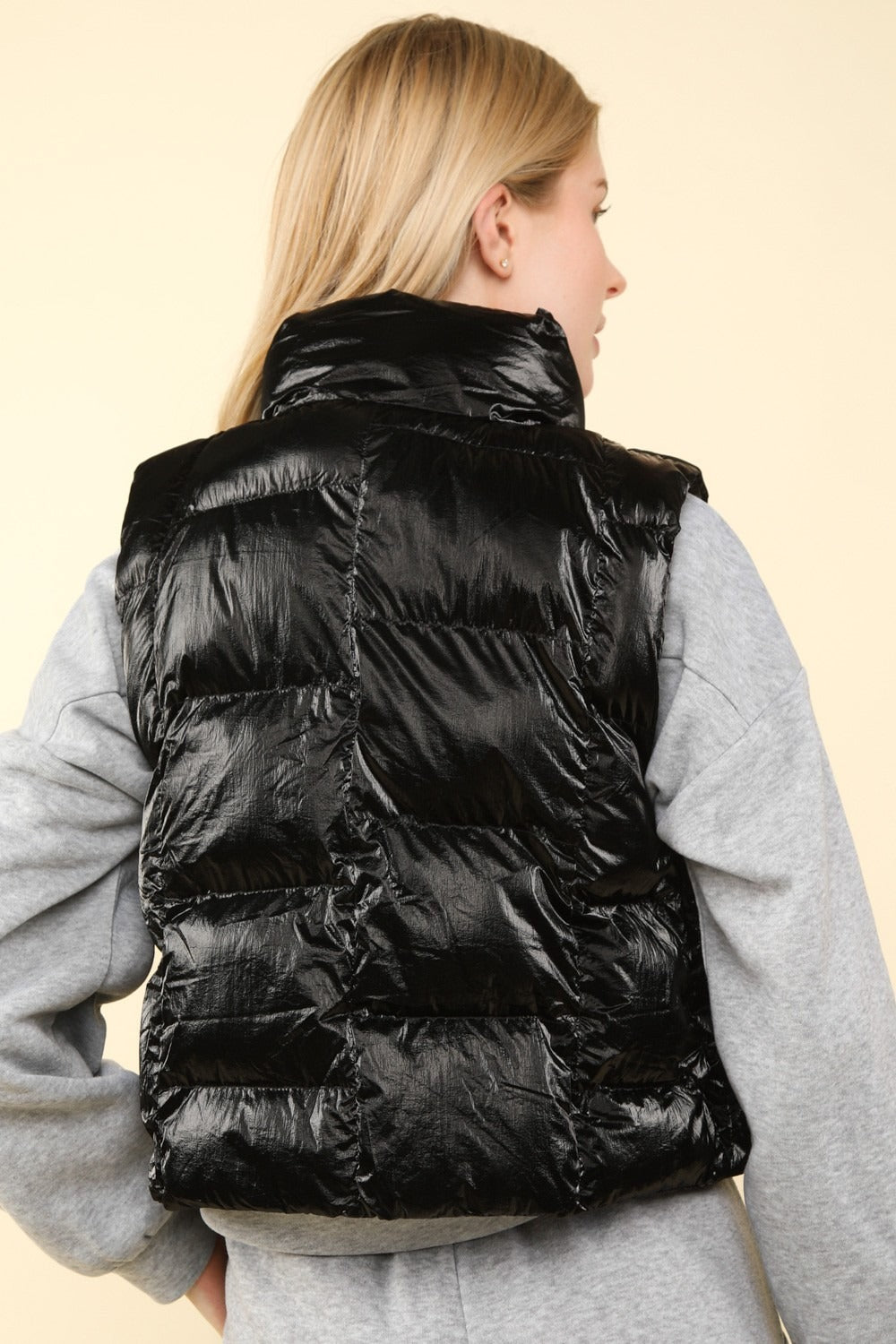 VERY J Metallic Star Shiny Metallic Zip Up Puffer Vest in Black