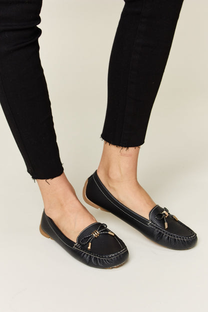 Forever Link Keep It Stepping Slip On Bow Flats Loafers in Black