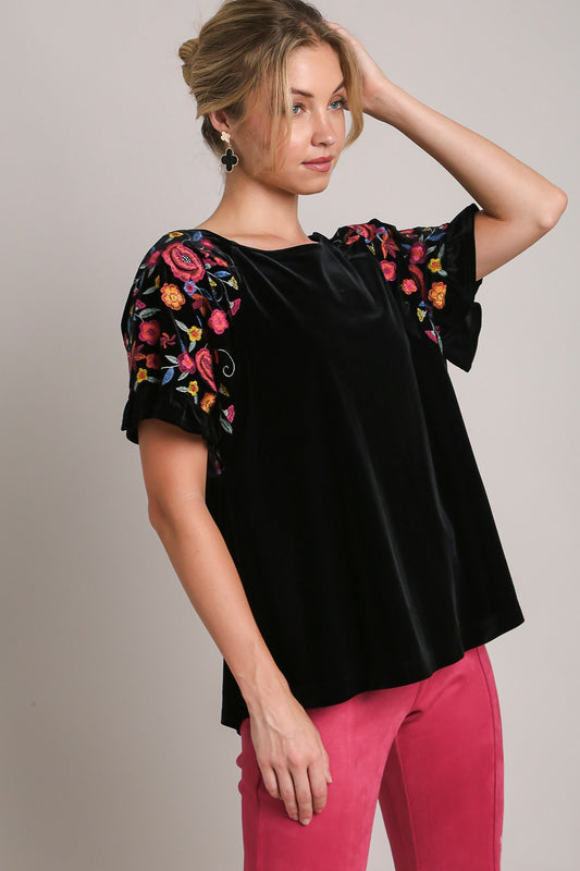 Umgee Tells A Story Velvet Embroidery Short Sleeve Blouse in Black