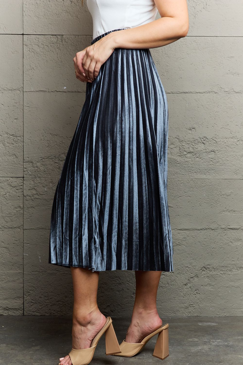 Ninexis A Little Bit Of Attitude Accordion Pleated Flowy Midi Skirt in Cloudy Blue