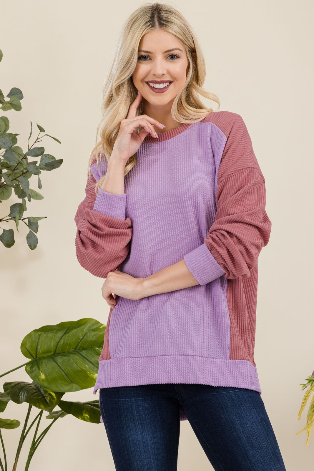 Celeste Painted Moments High-Low Contrast Round Neck Sweatshirt in Lavender