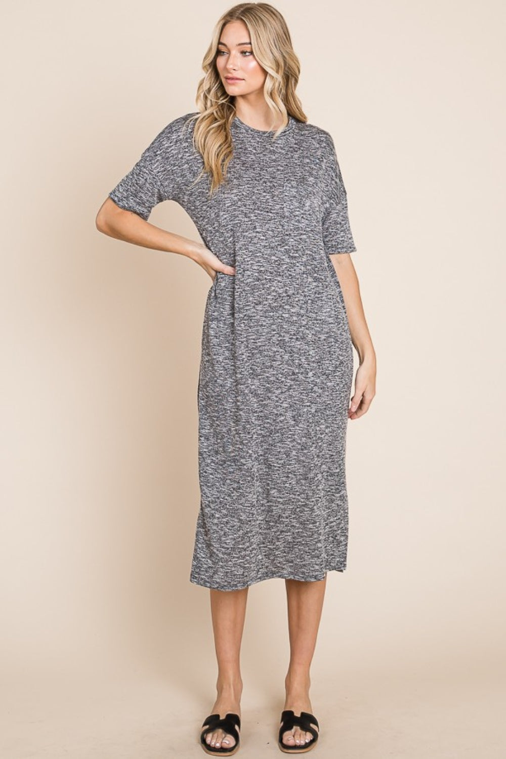 BOMBOM For The Evening Slit Round Neck Half Sleeve Midi Dress in Grey