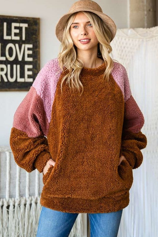 Culture Code A Vintage Year Color Block Faux Fur Raglan Sleeve Sweatshirt in Brown