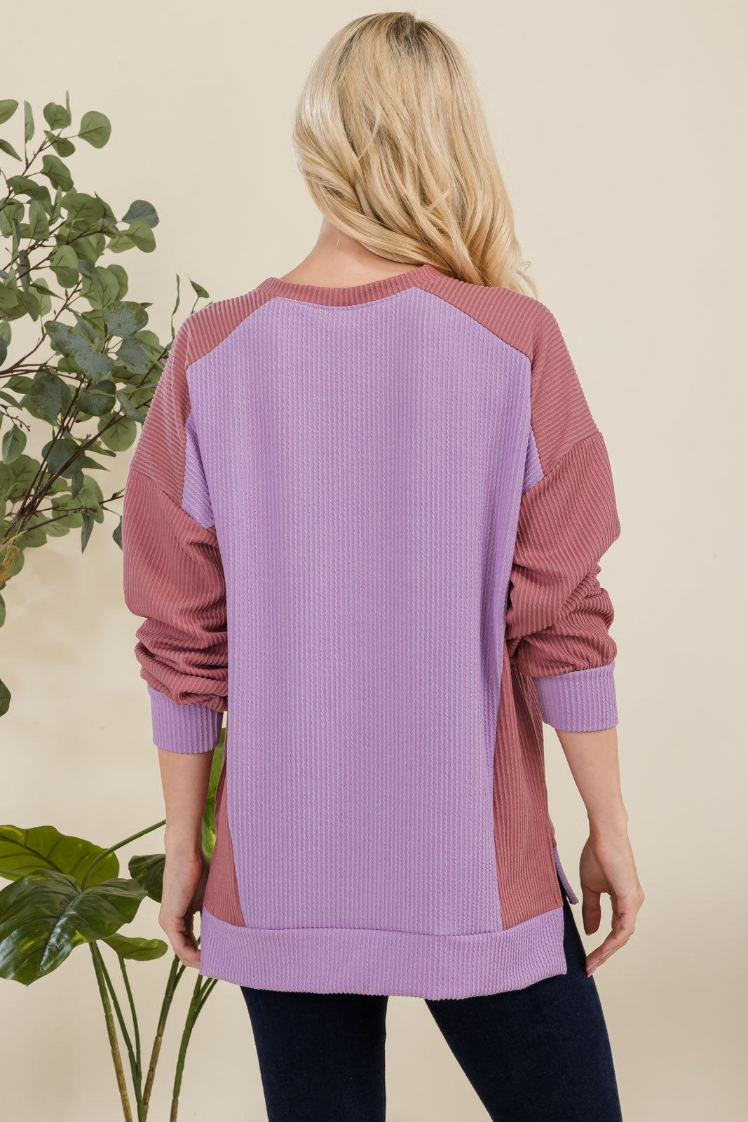 Celeste Painted Moments High-Low Contrast Round Neck Sweatshirt in Lavender