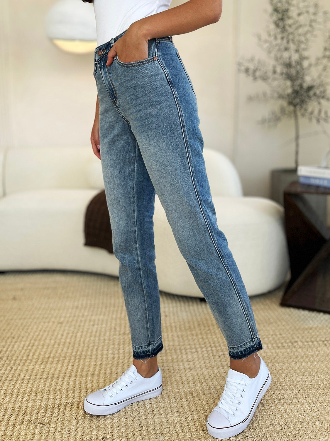 Judy Blue Madeline Mid Rise Rigid Magic Release Hem Jeans