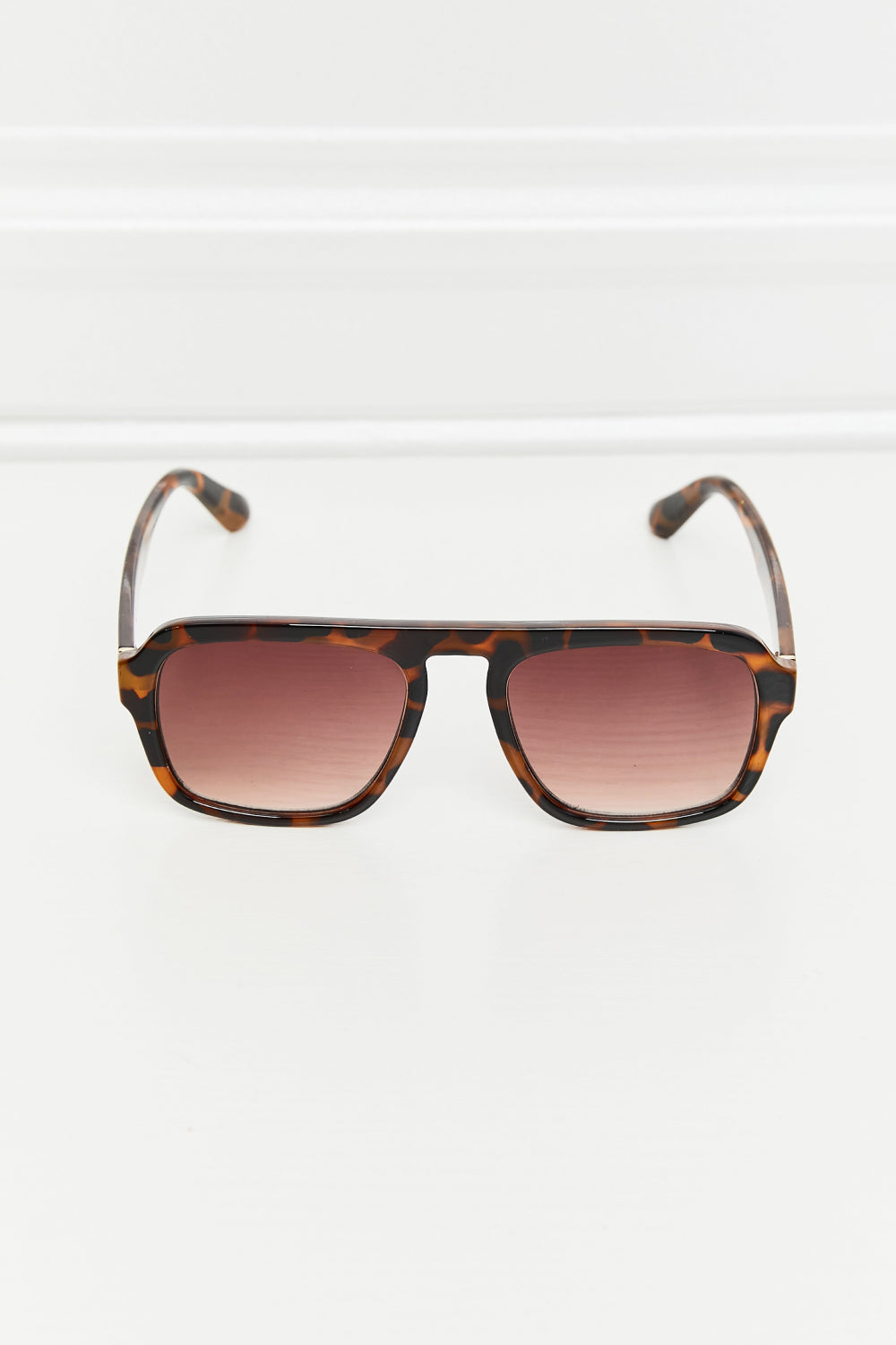 Beauty Is In The Eyes Tortoiseshell Square Polycarbonate Frame Sunglasses