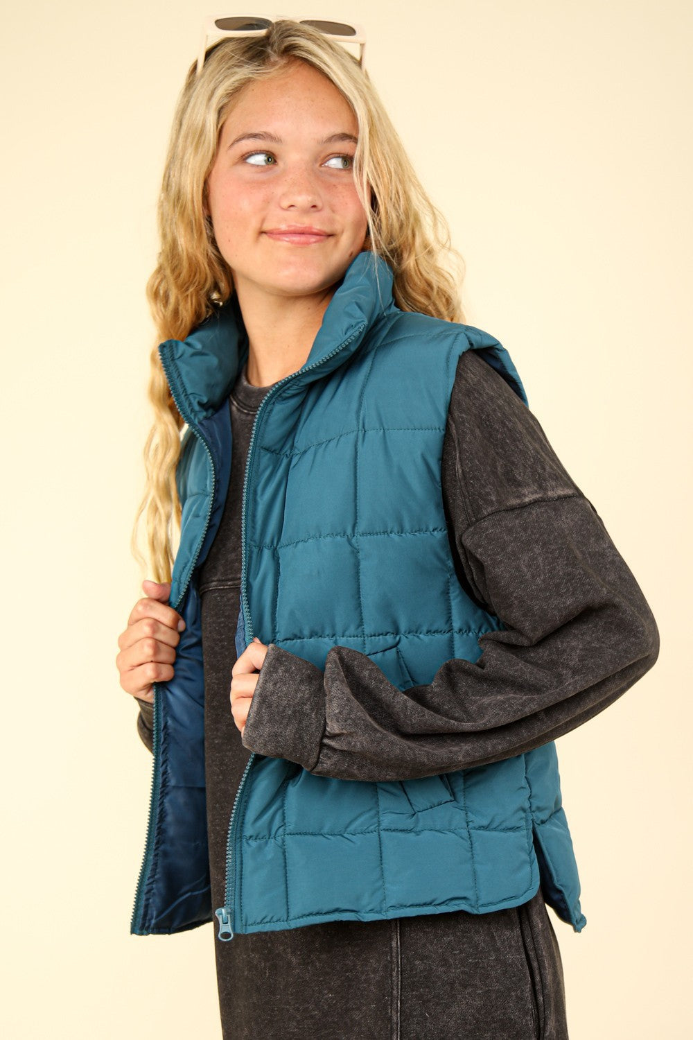 VERY J In Puffer Haven Zip Up Puffer Padded Warm Vest in Sea Foam