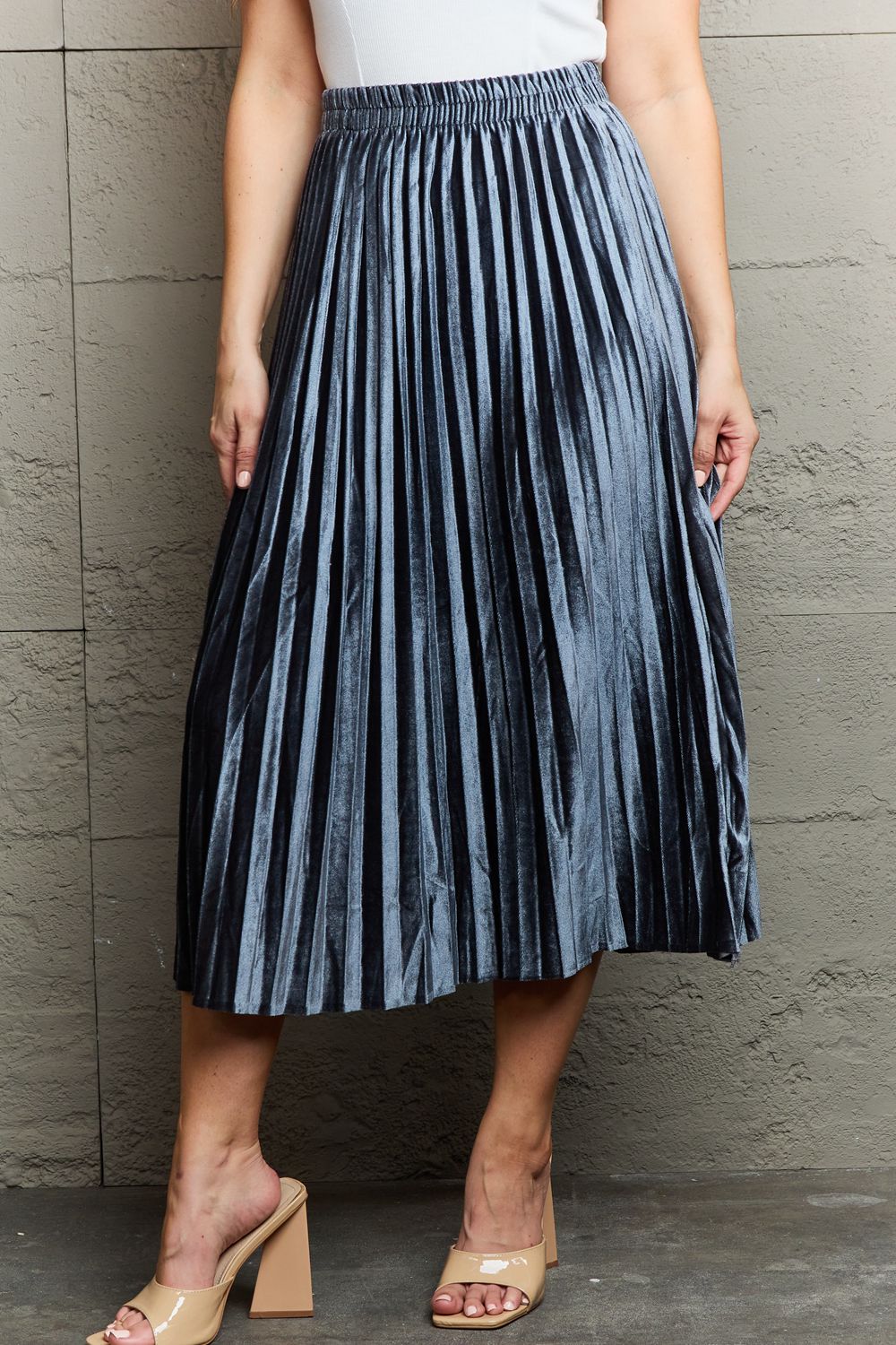 Ninexis A Little Bit Of Attitude Accordion Pleated Flowy Midi Skirt in Cloudy Blue