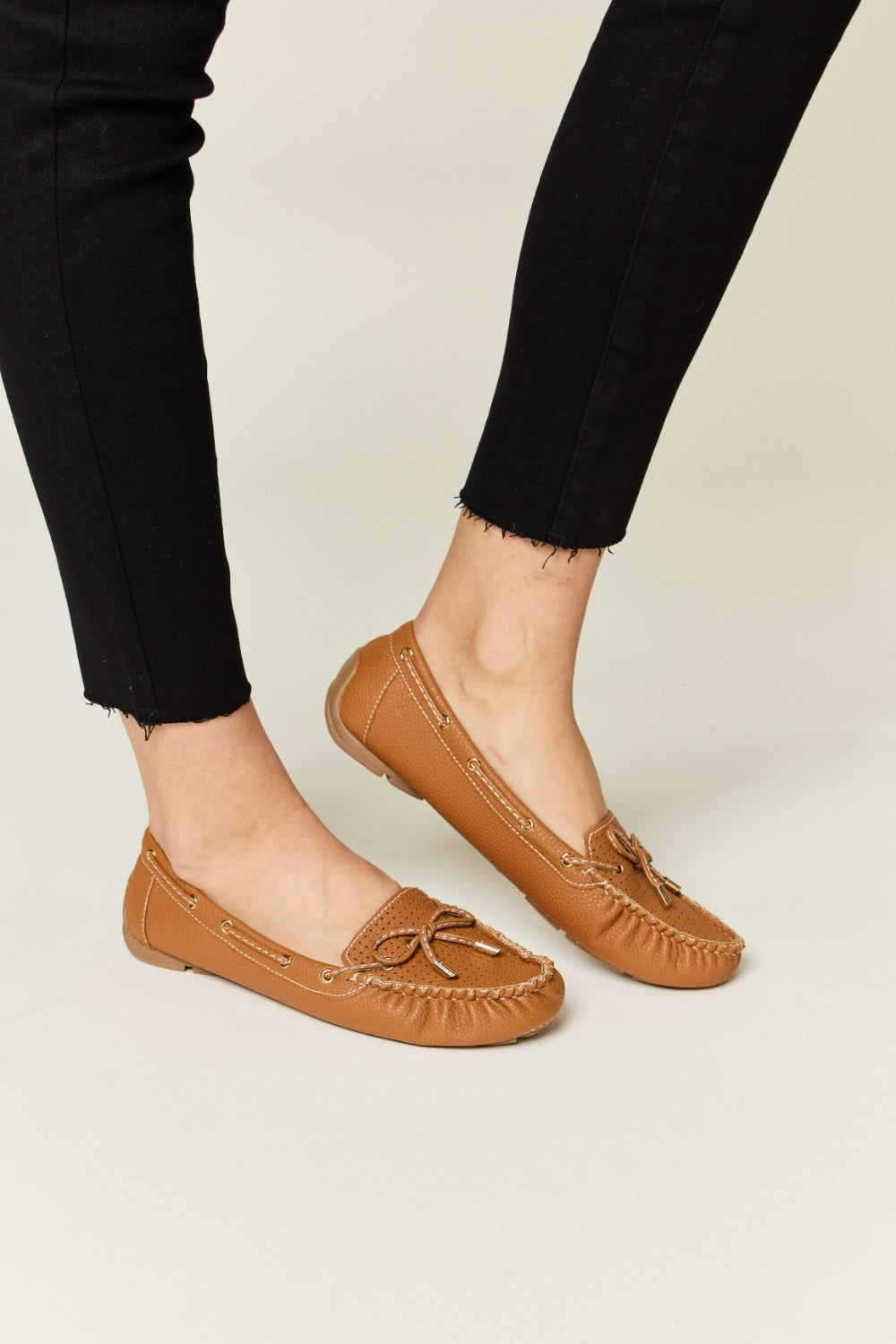 Forever Link Keep It Stepping Bow Decor Flat Loafers in Tan