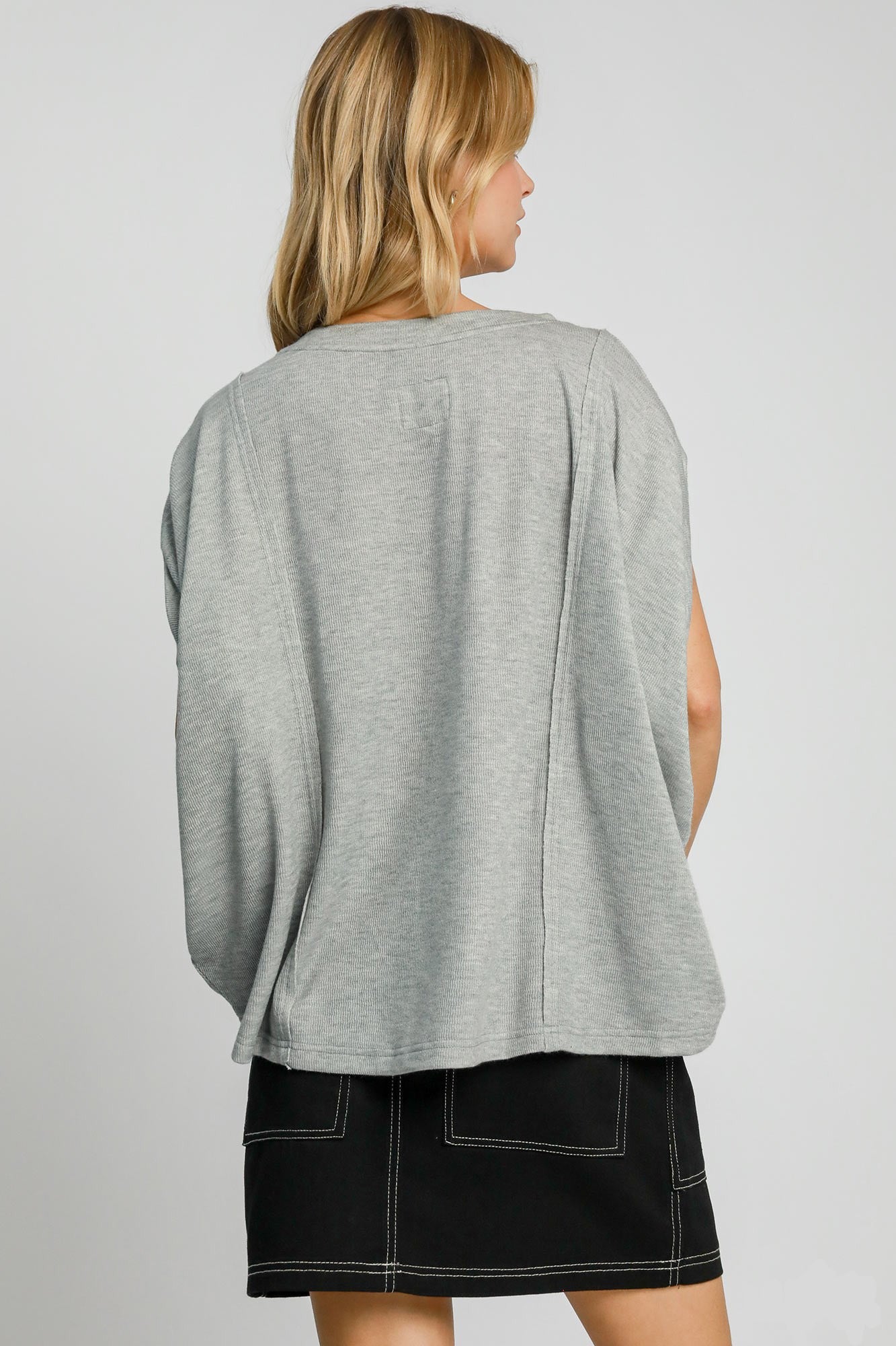 Umgee I'm On Point Exposed Seam Batwing Sleeve Knit Top in Gray