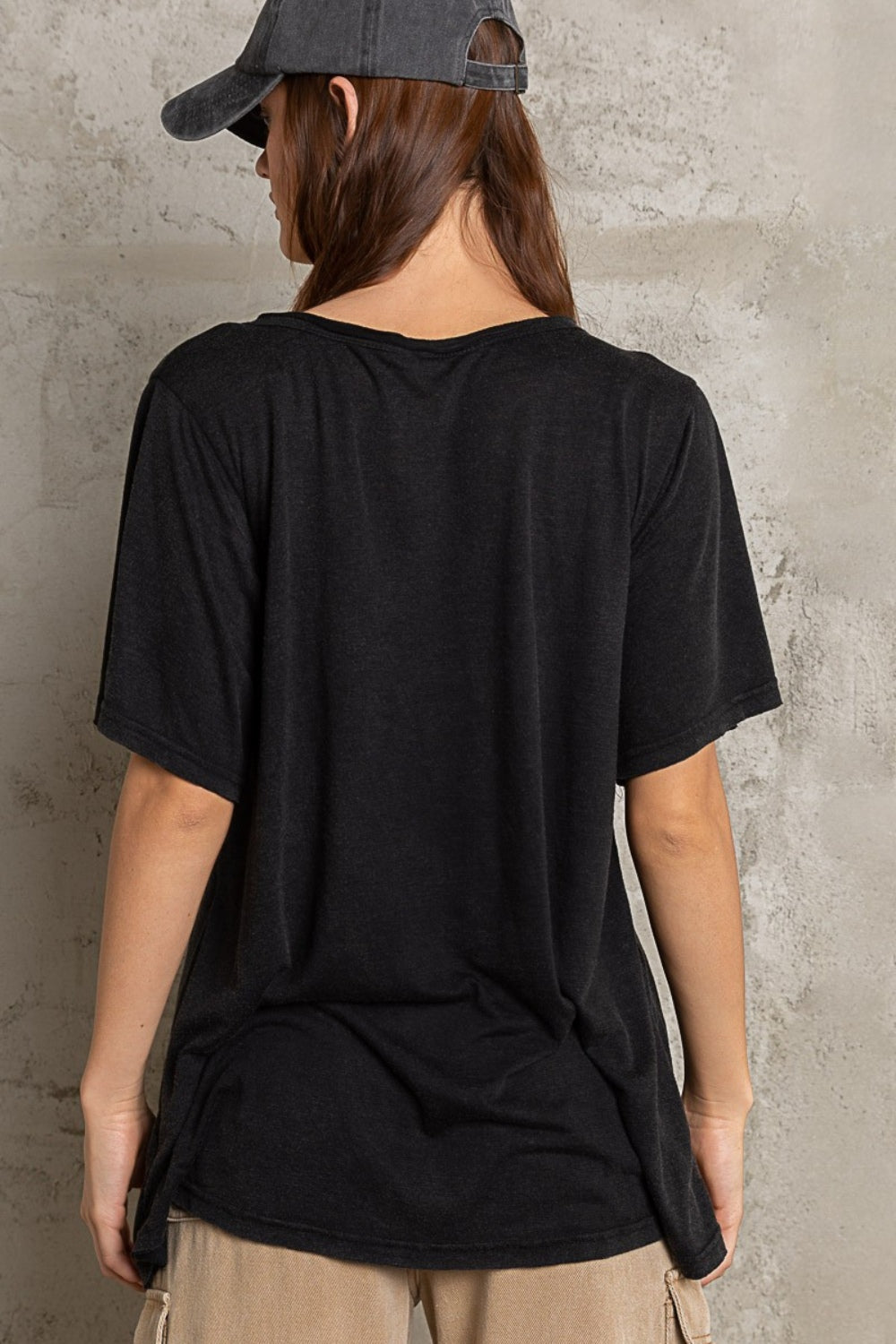 POL Striking V-Neck Short Sleeve T-Shirt in Black