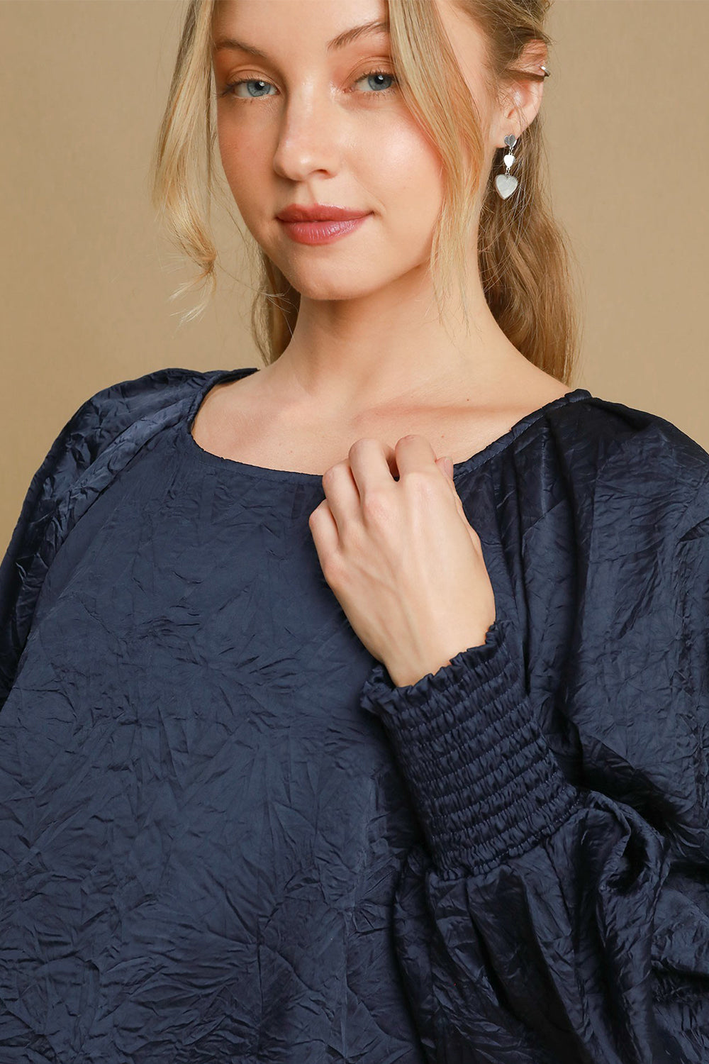 Umgee Perfectly Imperfect Wrinkled Lantern Sleeve Blouse in Navy