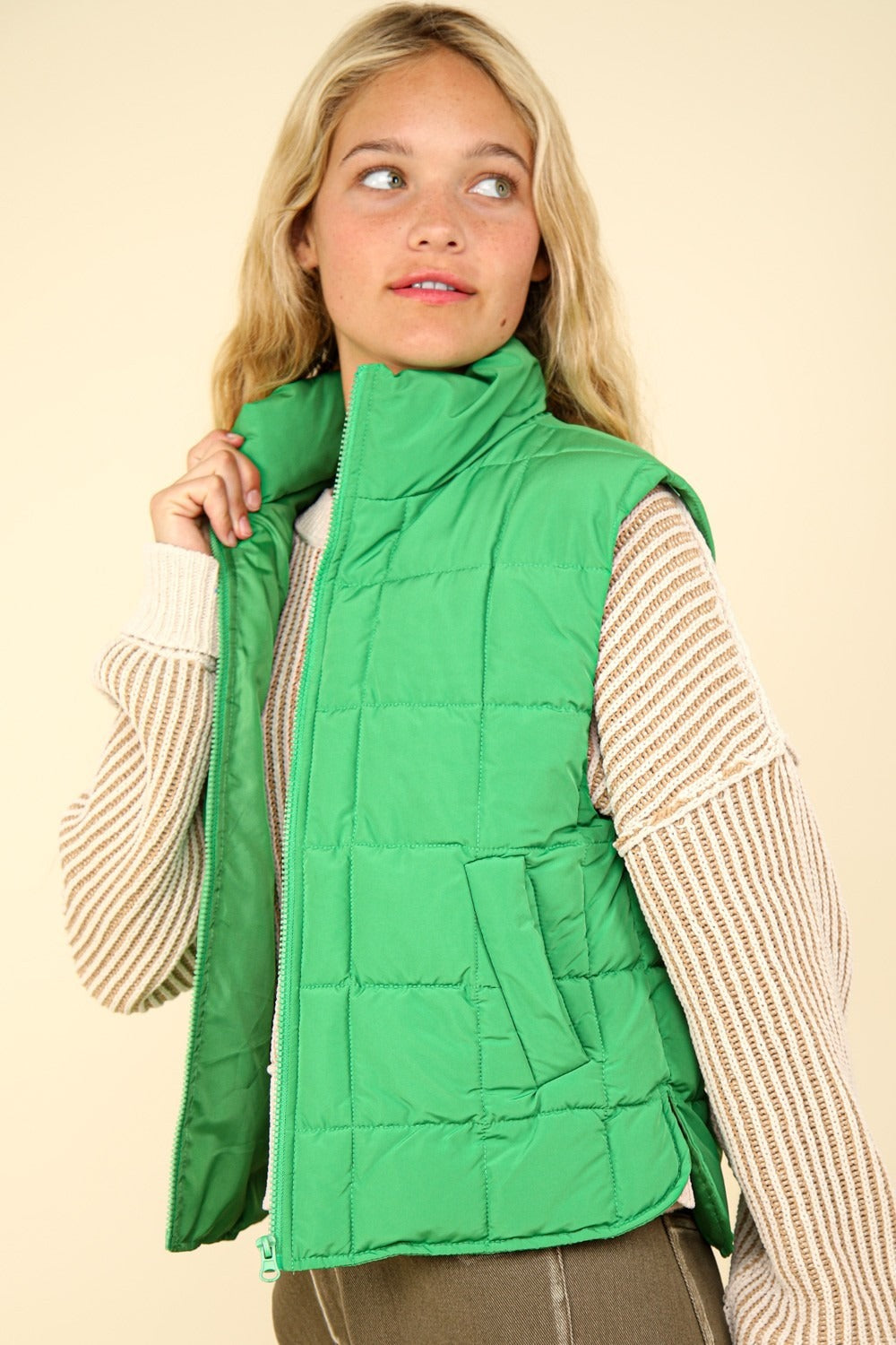 VERY J In Puffer Haven Zip Up Puffer Padded Warm Vest in Kelly Green