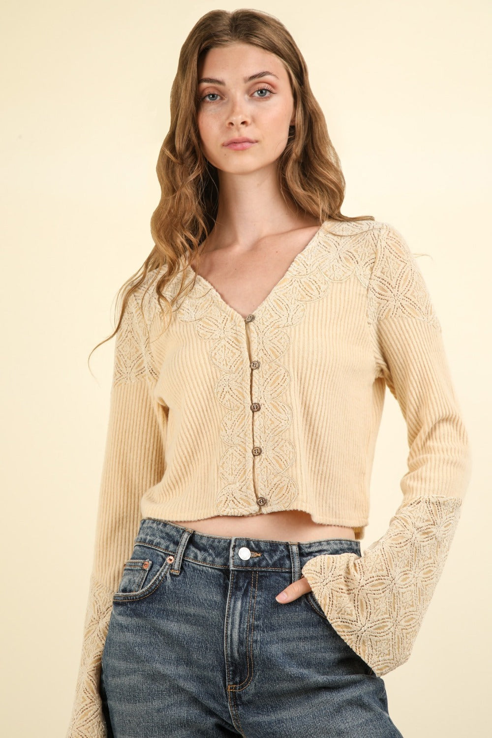 VERY J Show Up V-Neck Lace Detail Button Down Crop Ribbed Knit Top in Natural