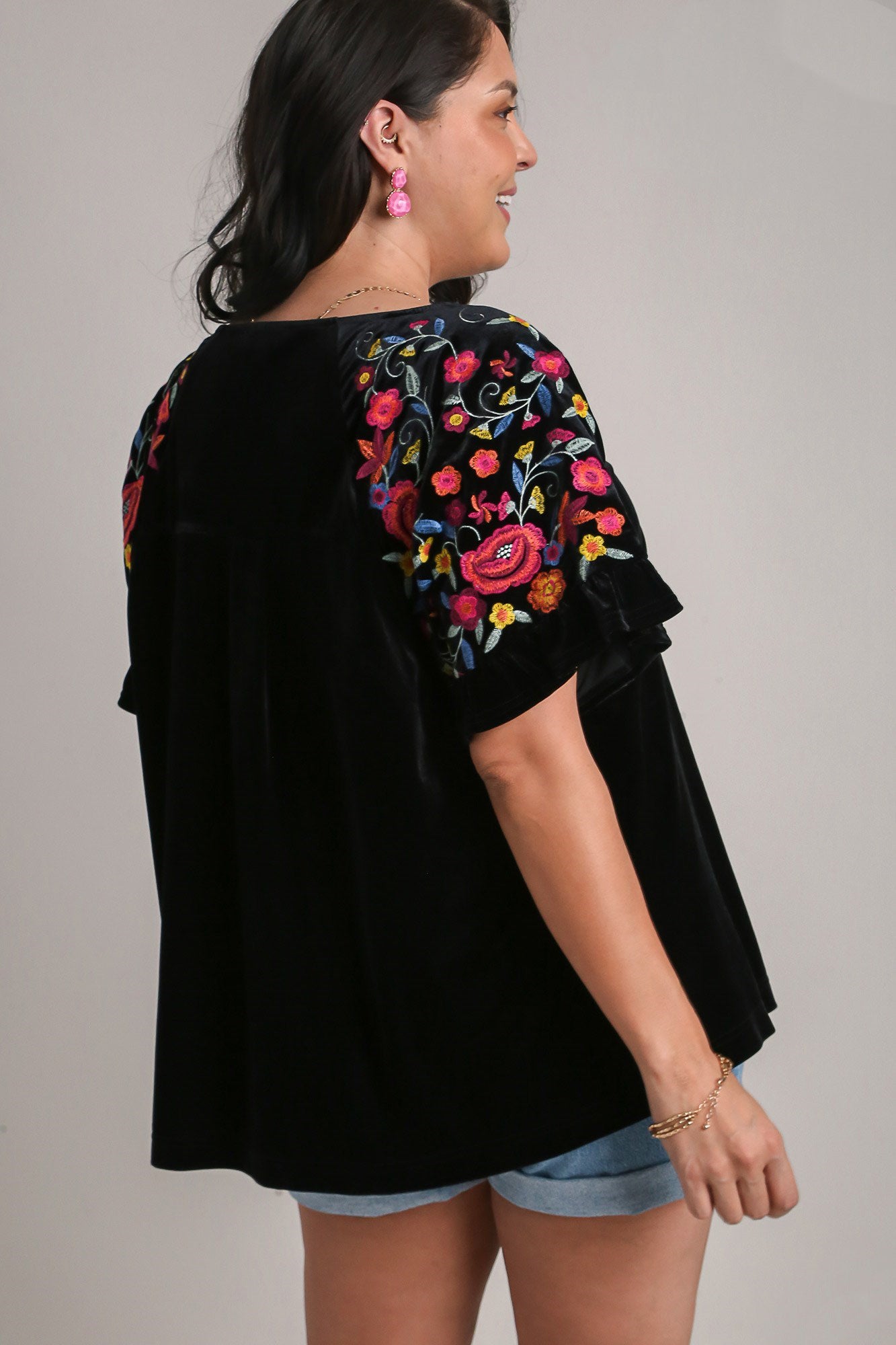 Umgee Tells A Story Velvet Embroidery Short Sleeve Blouse in Black