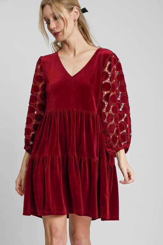 Umgee A Perfect Match Dotted Lace Sleeve Tiered Velvet Mini Dress in Burgundy