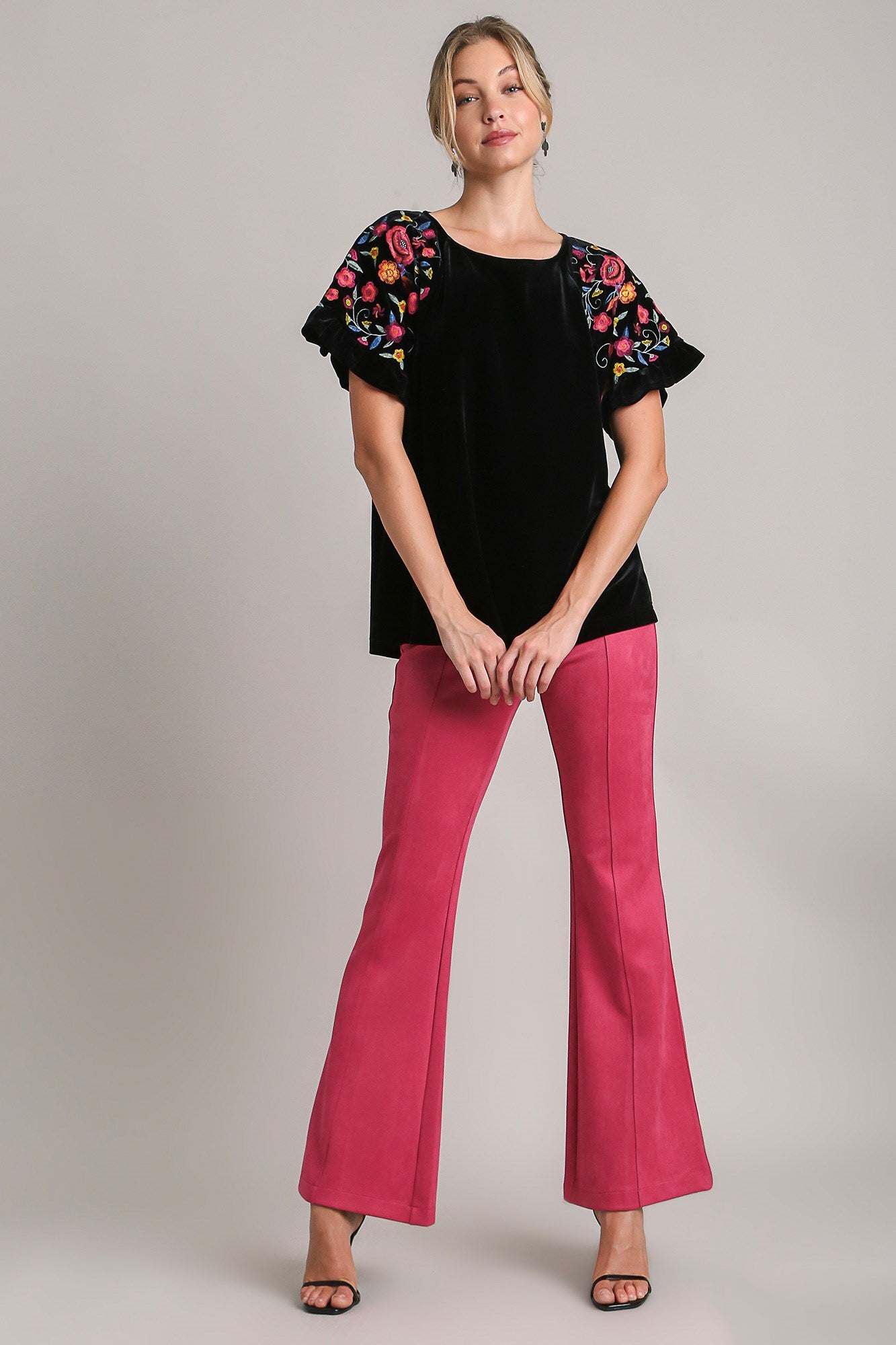 Umgee Tells A Story Velvet Embroidery Short Sleeve Blouse in Black