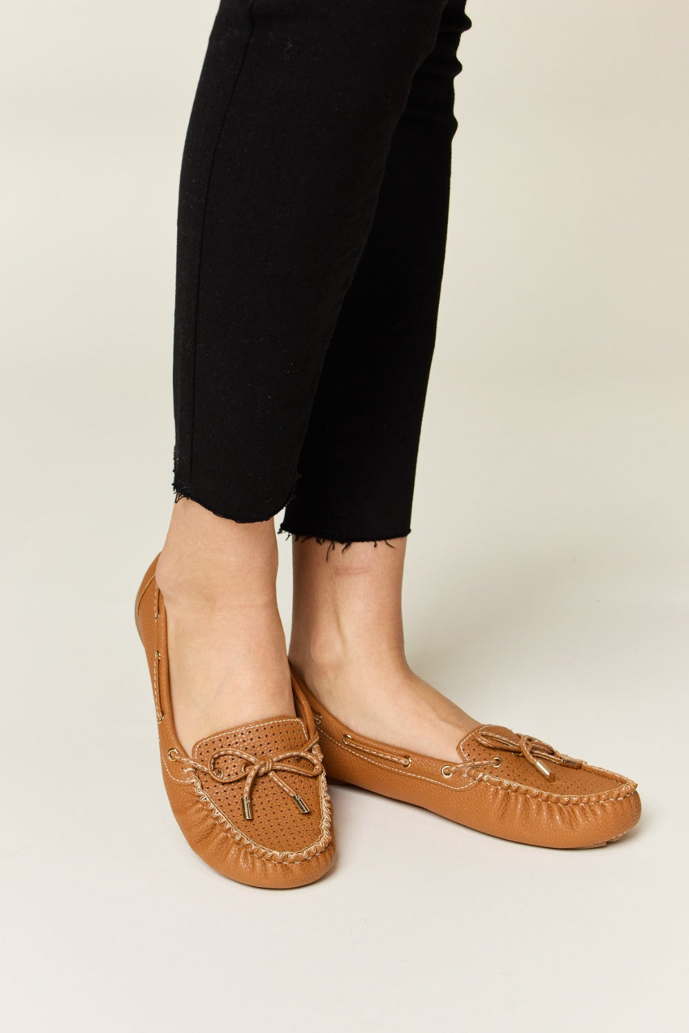 Forever Link Keep It Stepping Bow Decor Flat Loafers in Tan