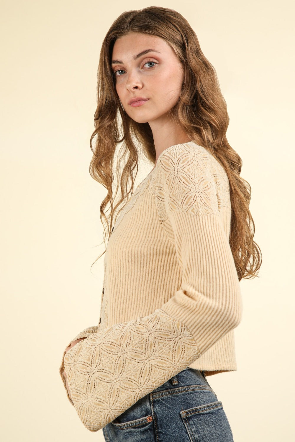 VERY J Show Up V-Neck Lace Detail Button Down Crop Ribbed Knit Top in Natural