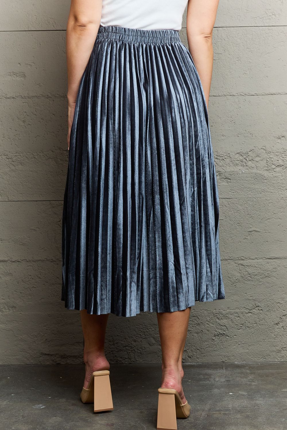 Ninexis A Little Bit Of Attitude Accordion Pleated Flowy Midi Skirt in Cloudy Blue
