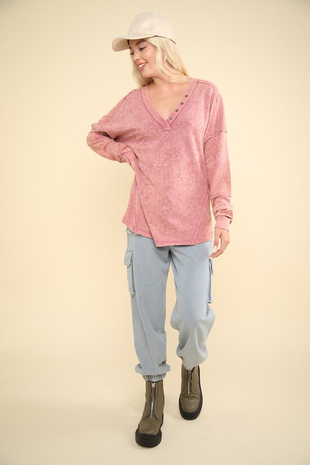 VERY J Here There And Everywhere Washed V-Neck Exposed Seam Knit Top in Mauve