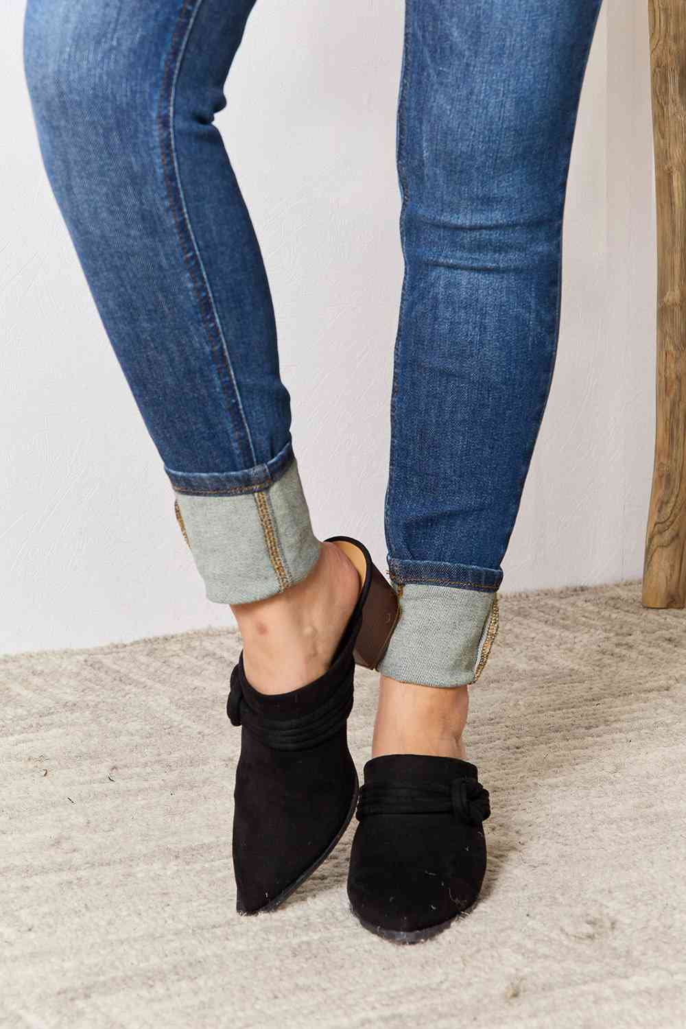 East Lion Corp Wander Often Pointed-Toe Braided Trim Mules