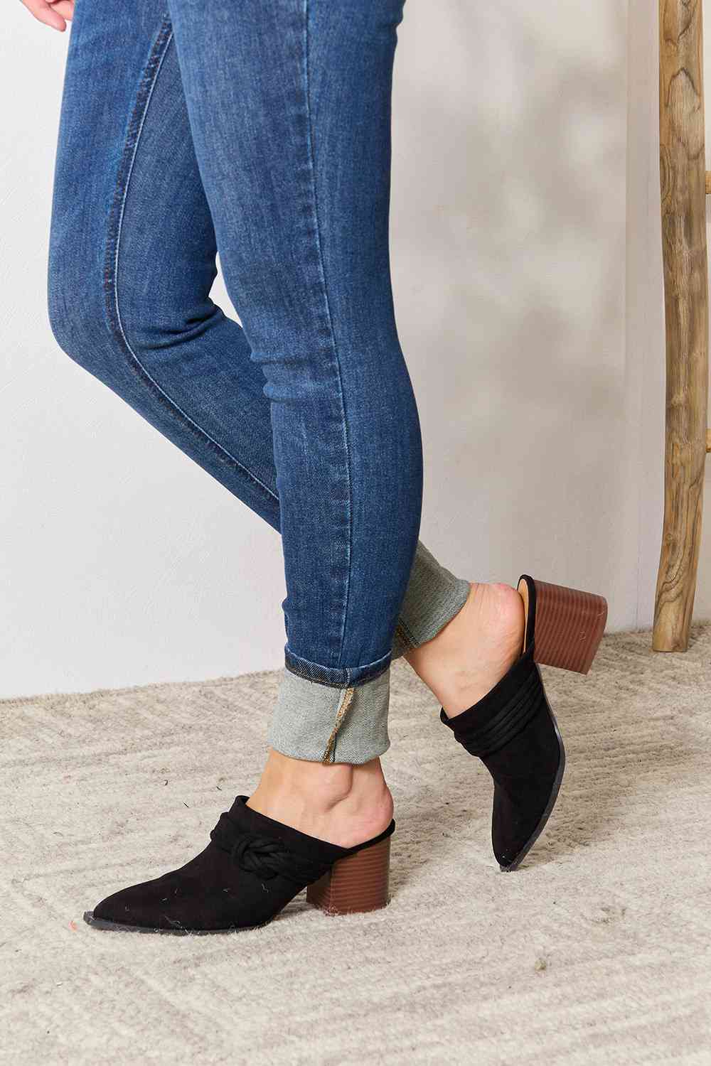 East Lion Corp Wander Often Pointed-Toe Braided Trim Mules